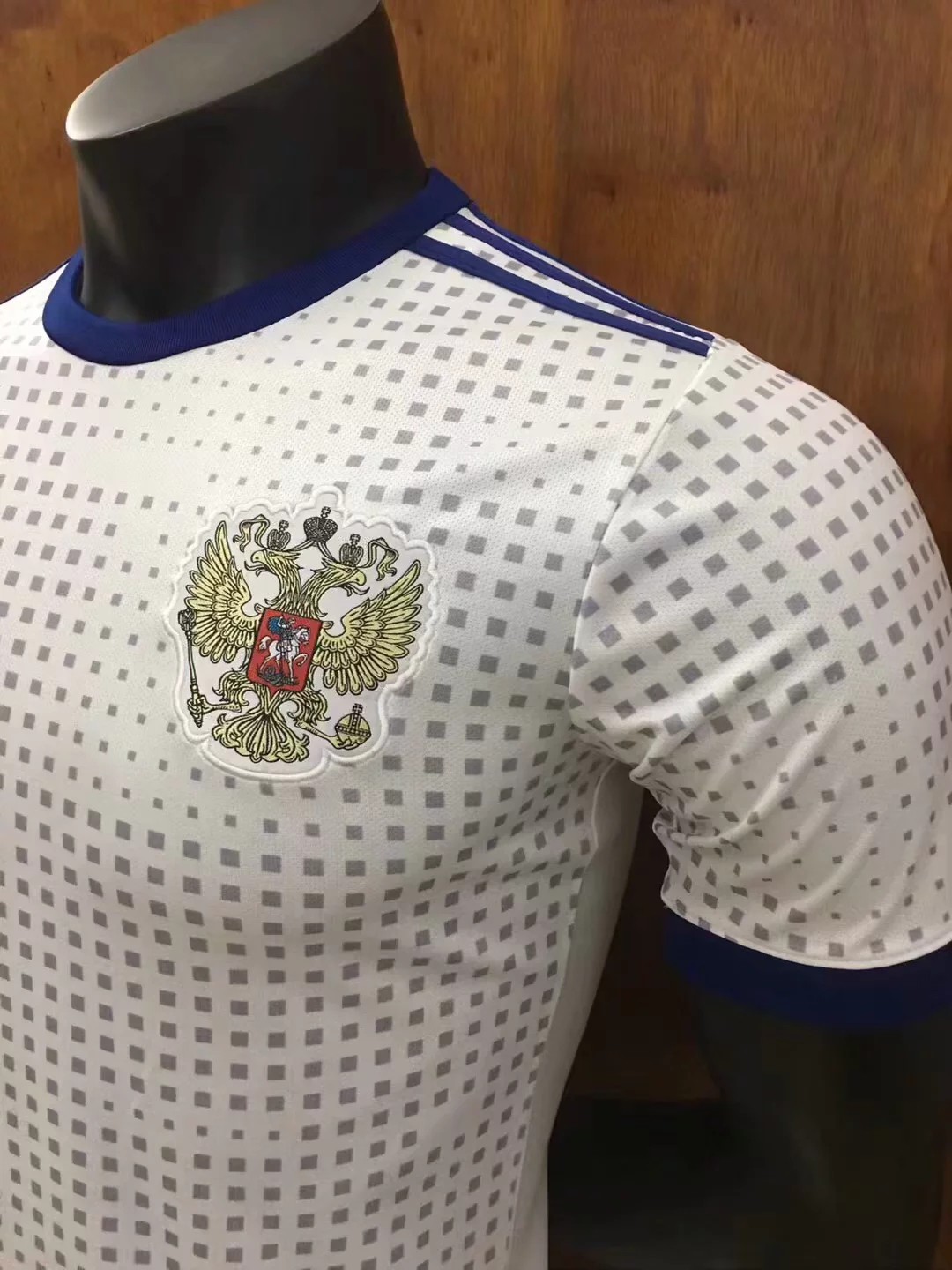 : adidas Russia Away Jersey 2018 (S) White : Clothing, Shoes &  Jewelry