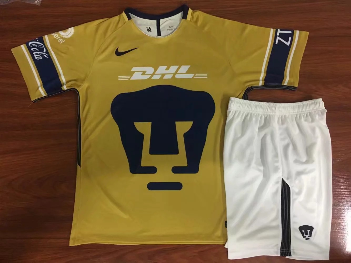 unam jersey 2019